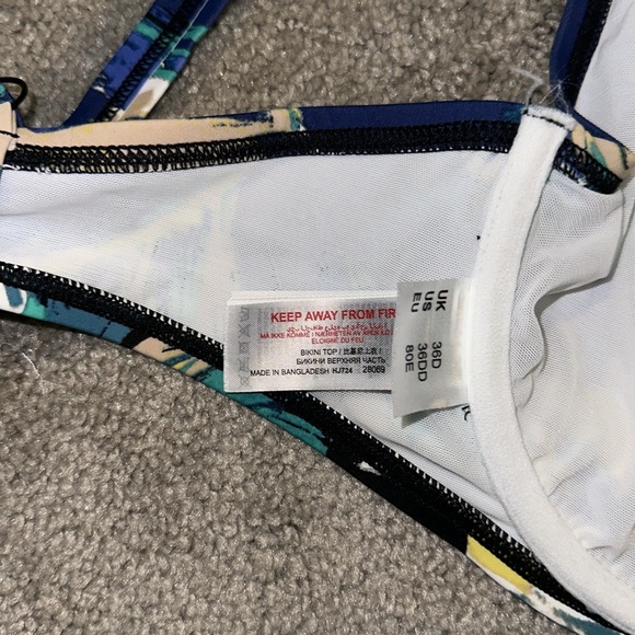 36DD MAGISCULPT bikini top - Picture 5 of 5